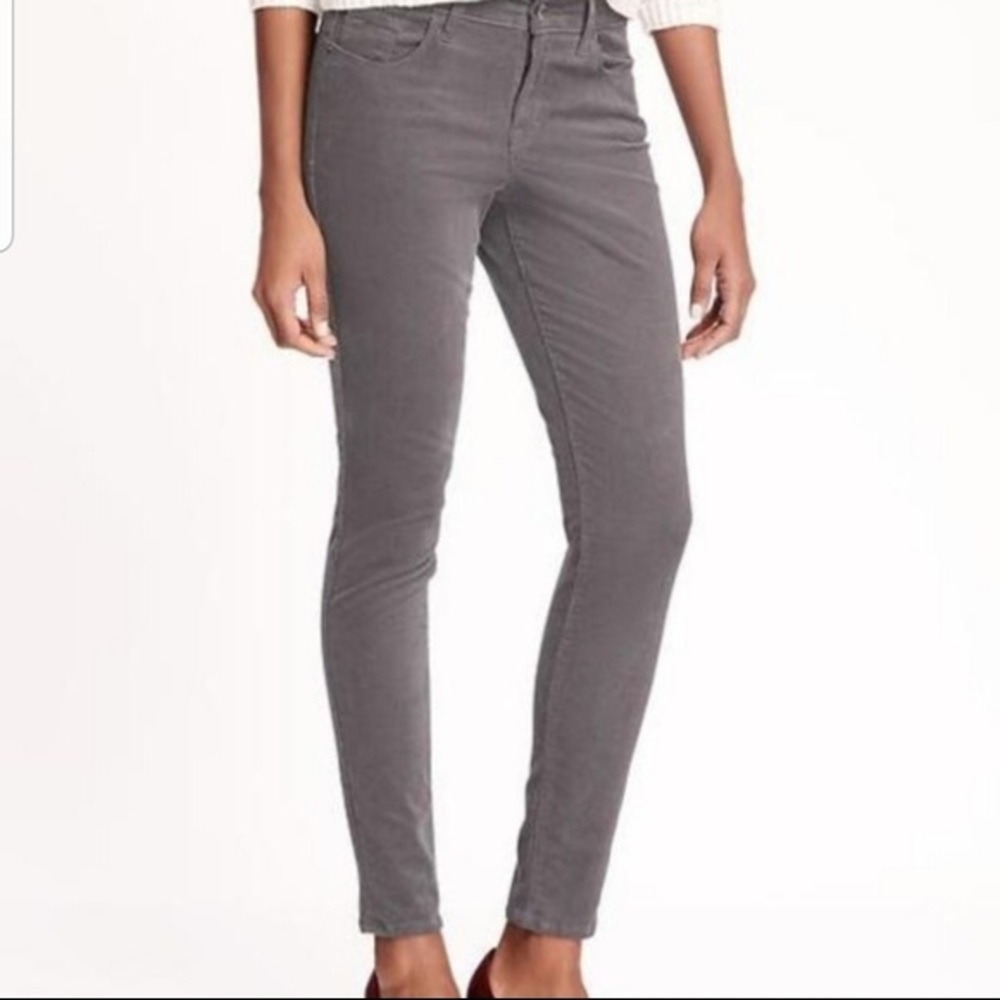 Old Navy Gray Corduroy “Jeans” 👖✨